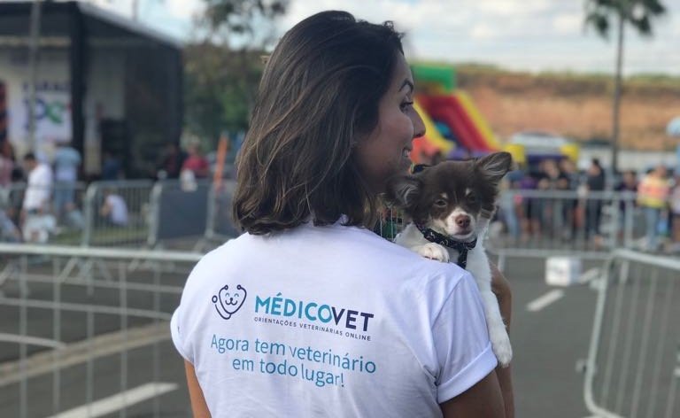 MédicoVet recebe 2 mil pessoas no Parada Pet